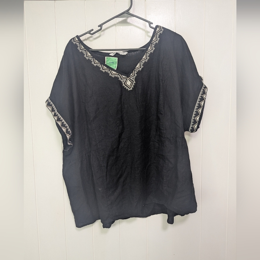 ❤️5/$25 ⭐NWT Sonoma Black Top with White Embroidery